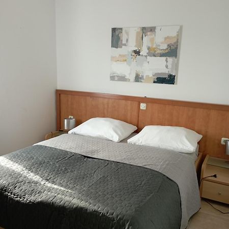 Apartments Frigan Maslenica Bagian luar foto